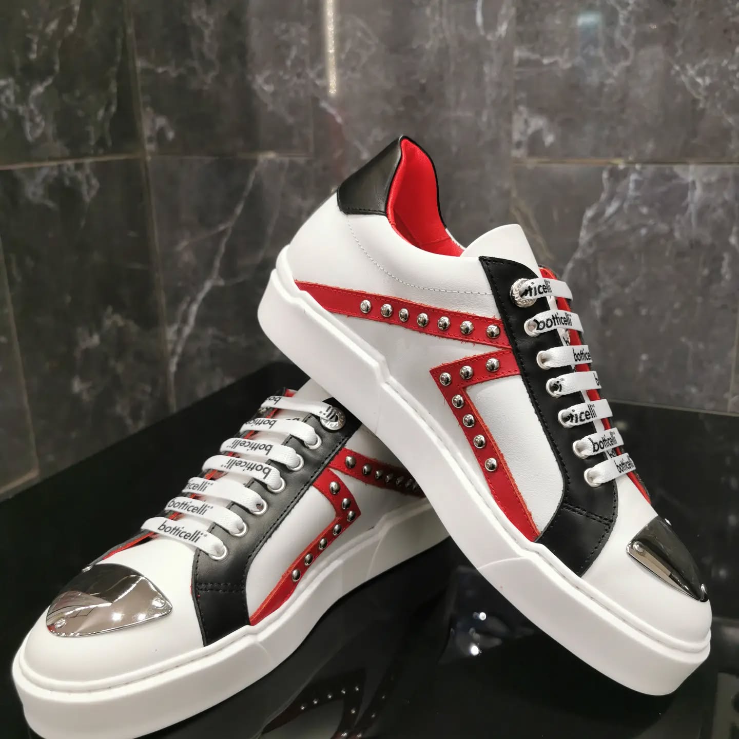 Leather Sneaker Limited Edition