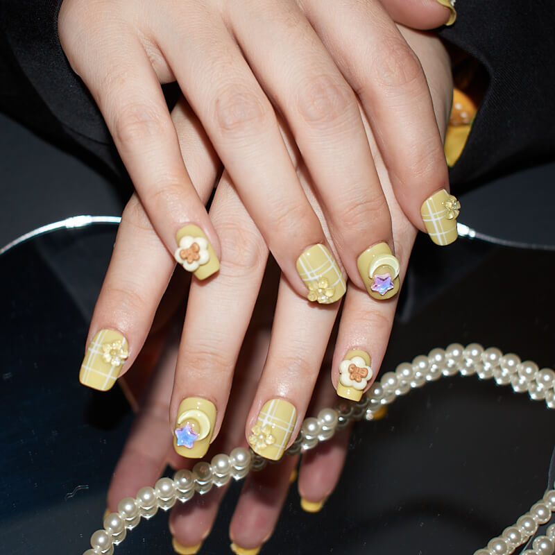 Avocado Green Sweetheart | Yellow Grid Floral Press-On Nails | Short Square Shape With 3D Flower And Star Accents
