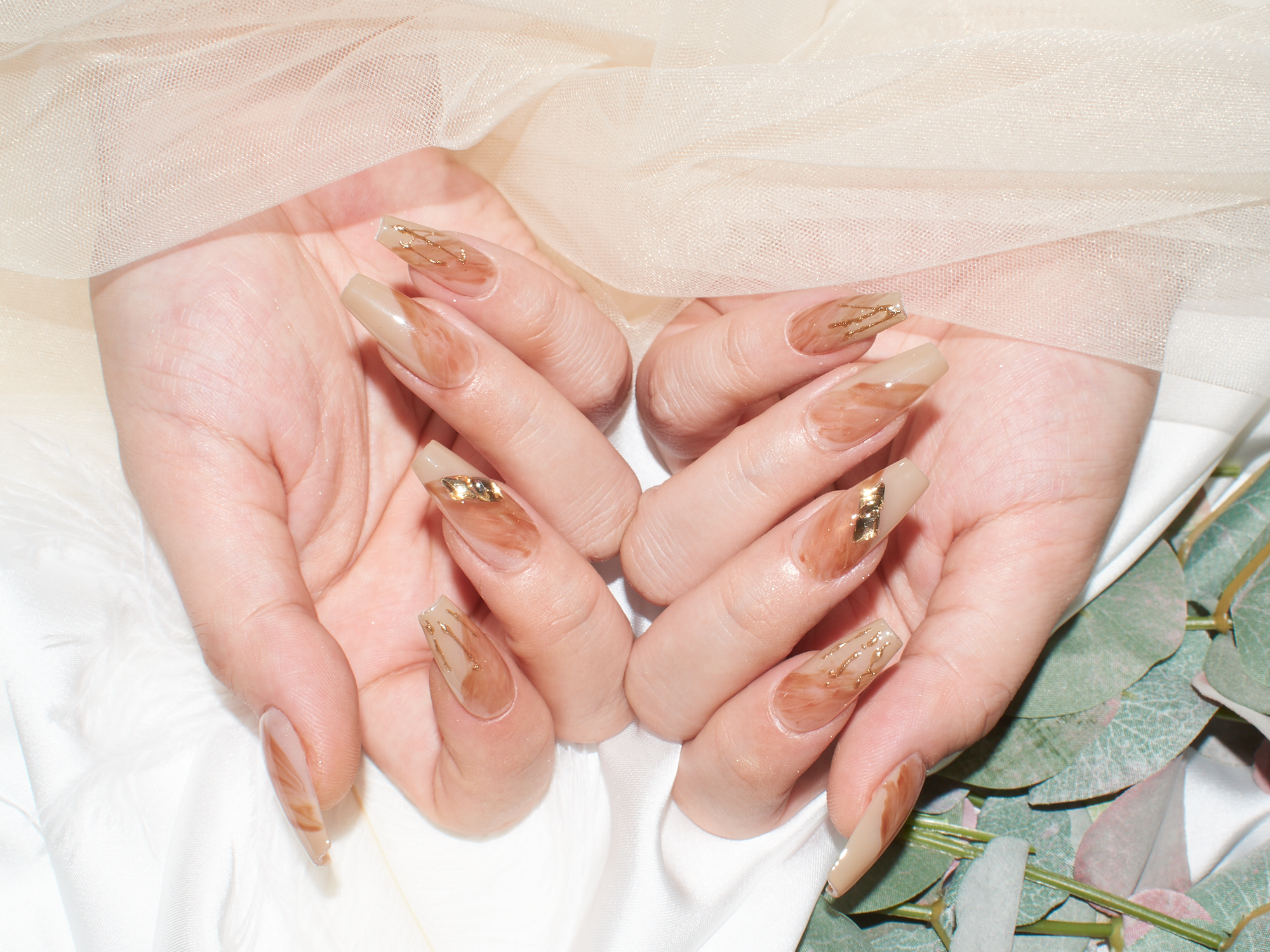 Golden Caramel Drizzle Nail Design