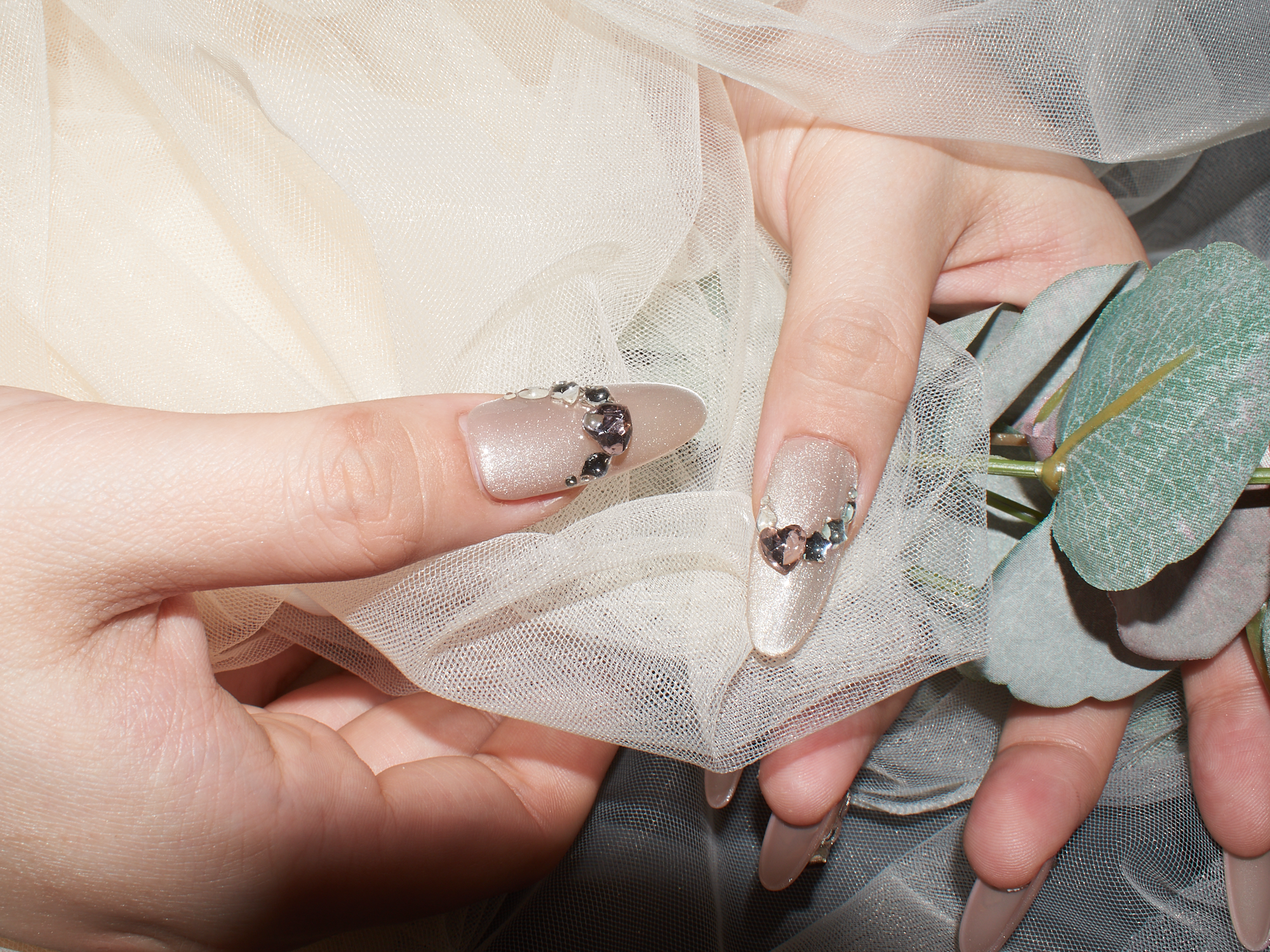 Nude Crystal Cat Eye