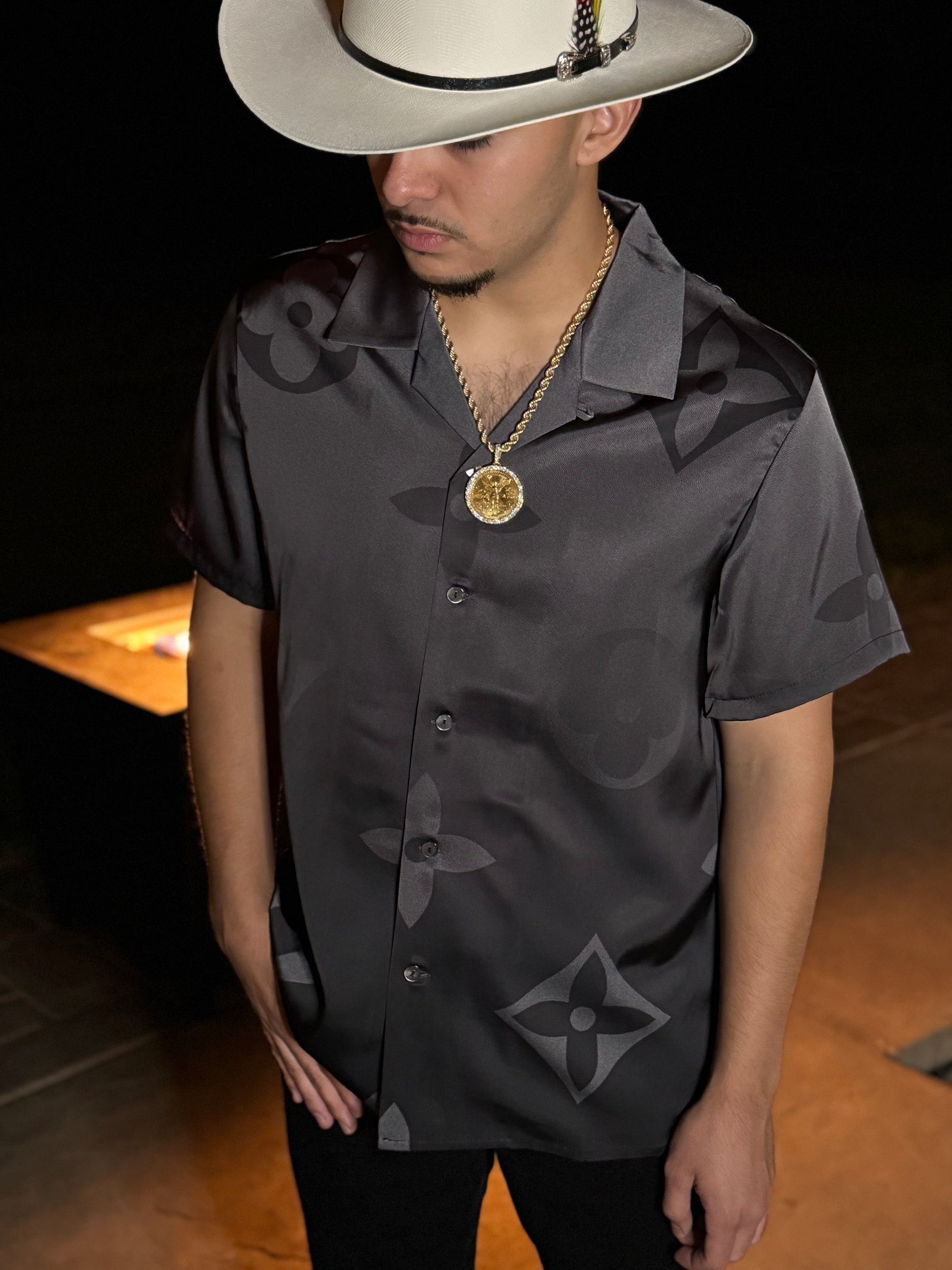 Hot silver printed short sleeve shirt
