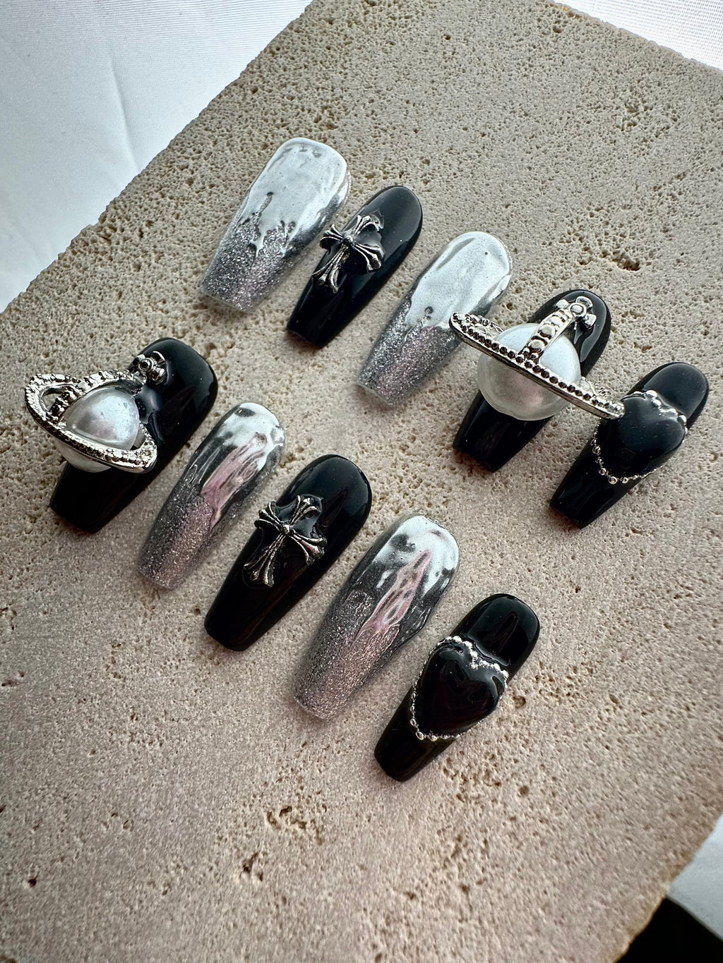 Black Heart Press On Nails