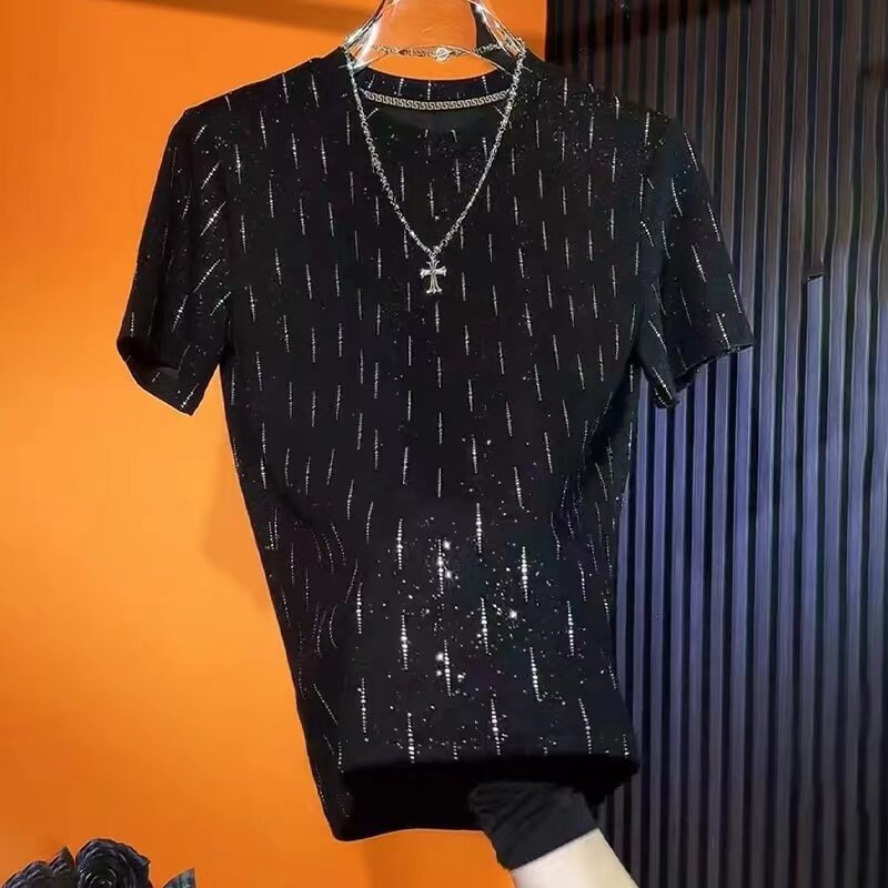 Ice silk knitted T-shirt with necklace