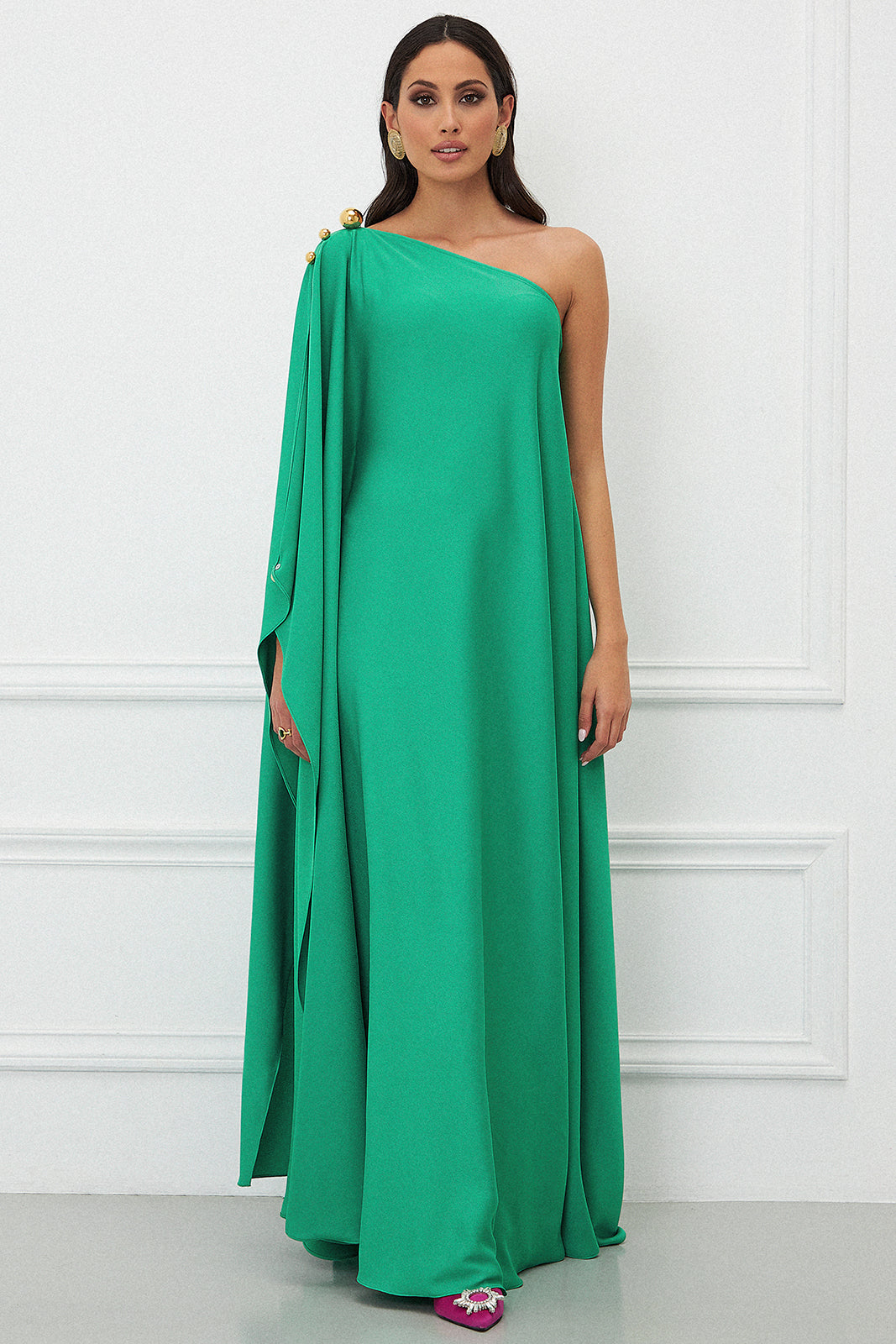 Long stunning gown with metallic details